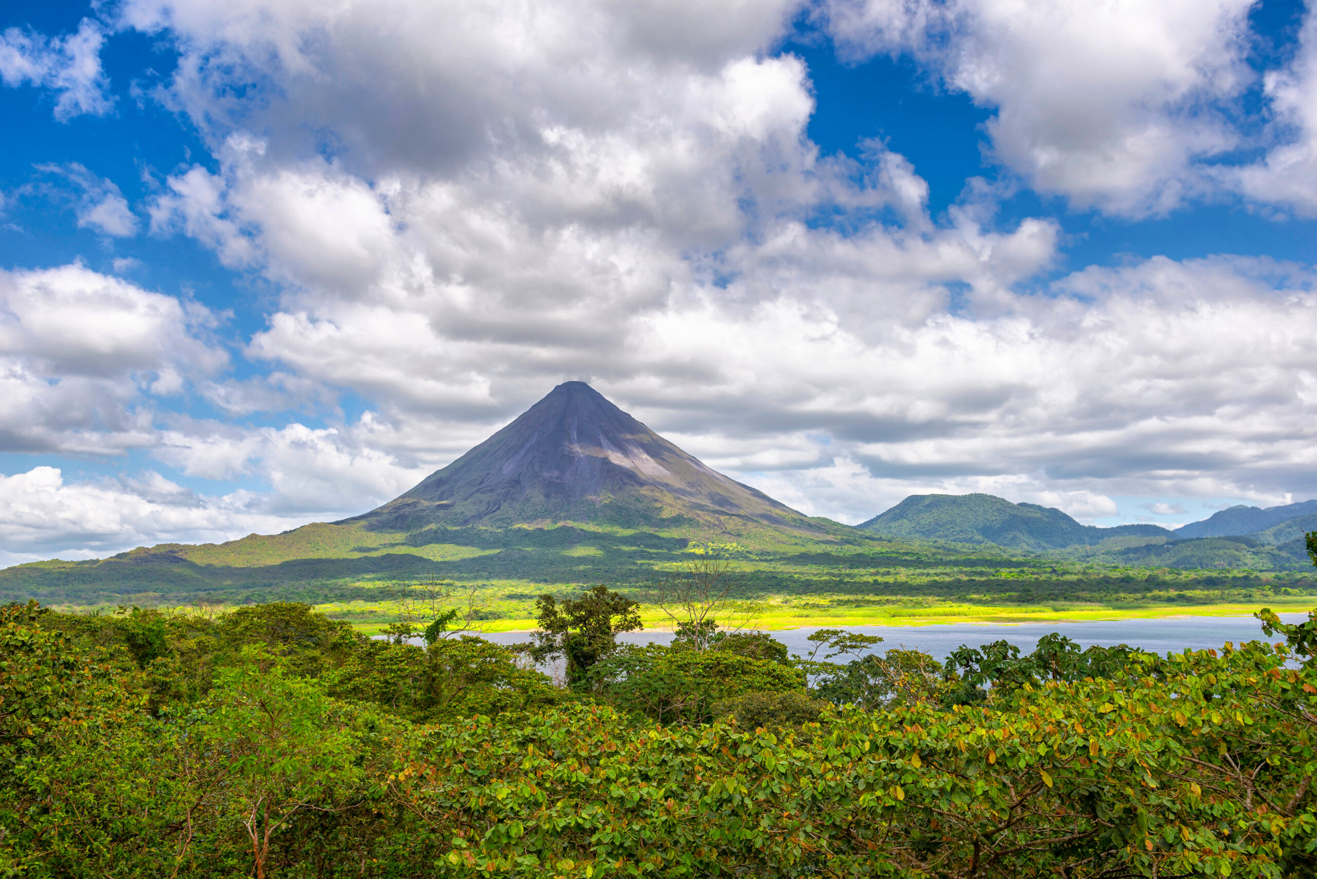 Costa Rica – Peaks, Canopies & Coastal Dreams